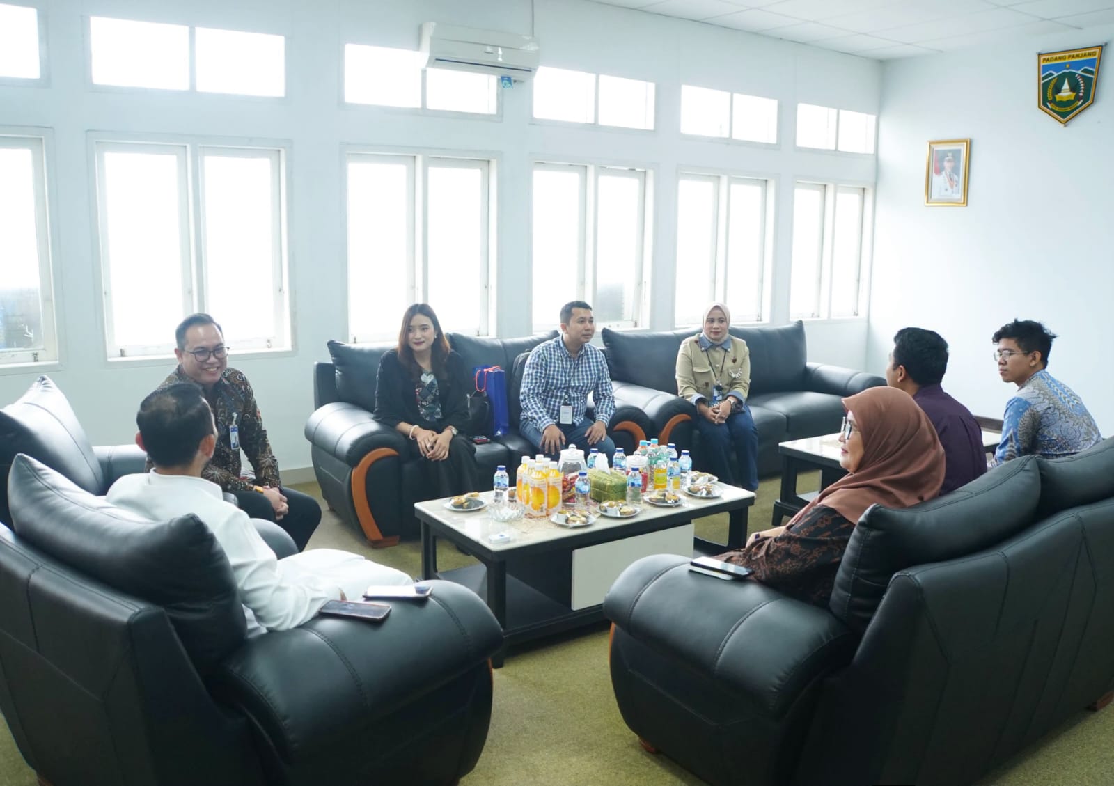 Suasana pertemuan Wawako Allex dan jajaran BRI.